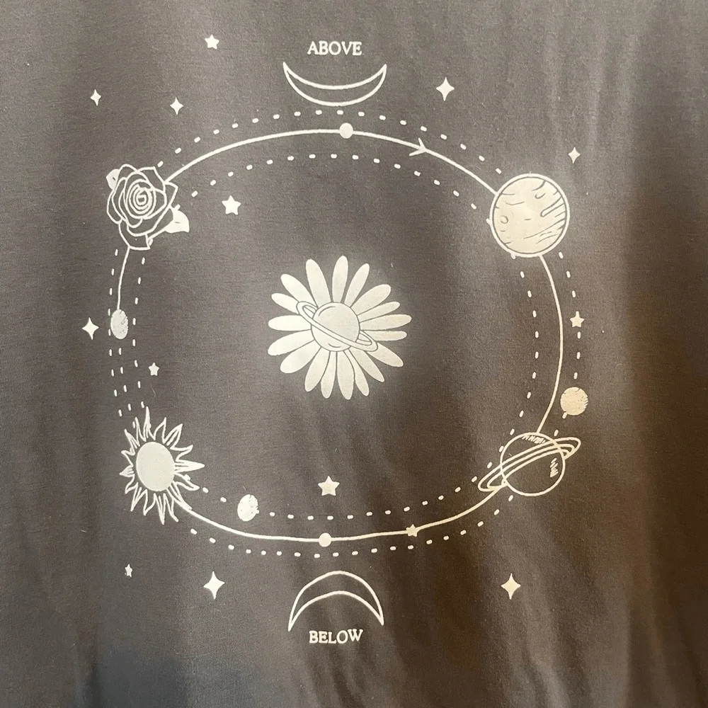 Hippie Moon Graphic Tee Crewneck - Picture 3 of 5